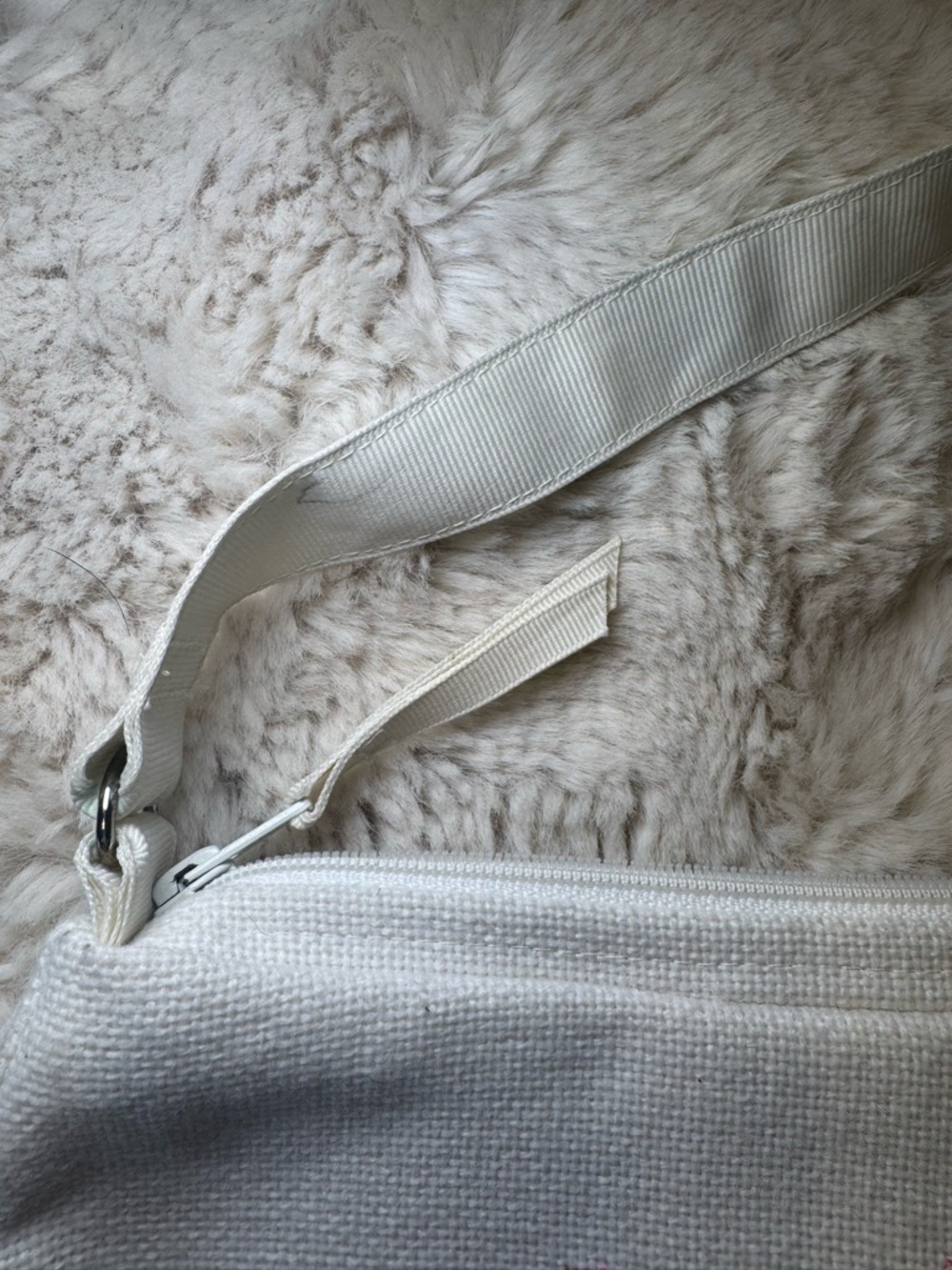 Vintage handmade Y2K White Crossbody Bag with Pink Rose Embroidery cottage core - Picture 4 of 7